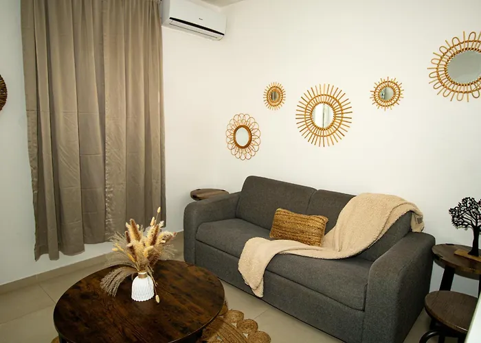 Over The Hill Residence - Your Tranquil Oasis